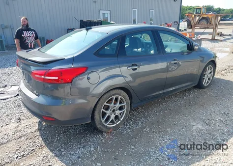 2015 Ford Focus Se z USA, uszkodzony, nr VIN 1FADP3F28FL209796